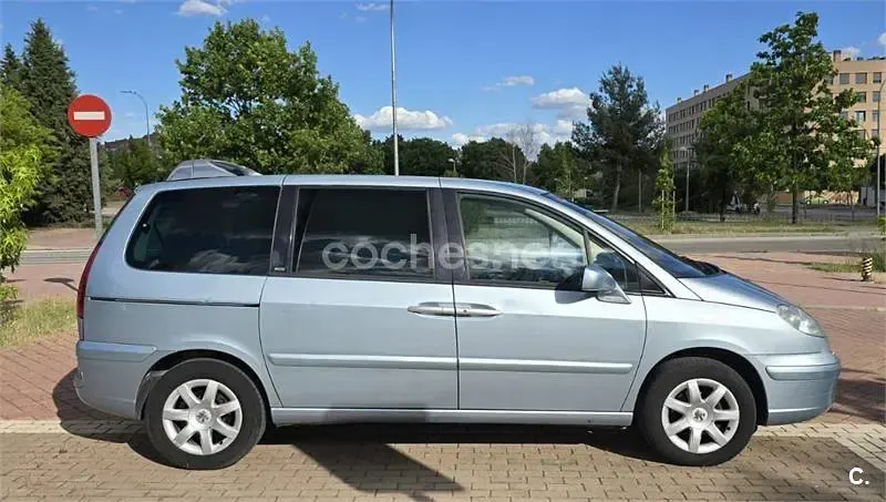 Usado Peugeot 807 109 CV (80 kW) 2007 Azul Monovolumen