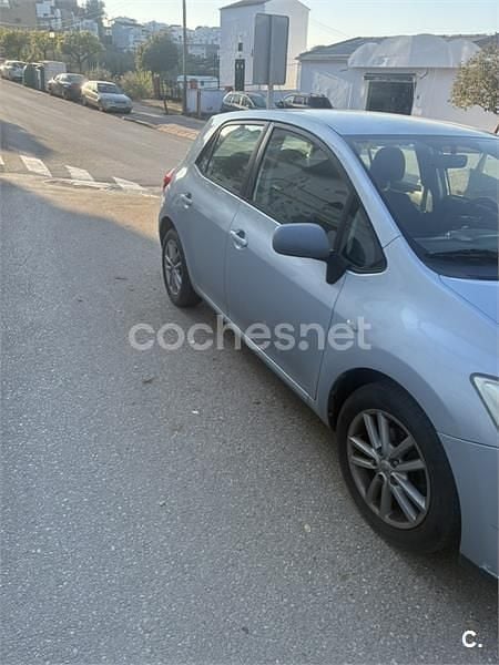 Usado Toyota Auris 90 CV (66 kW) 2008 Gris / plata Utilitario