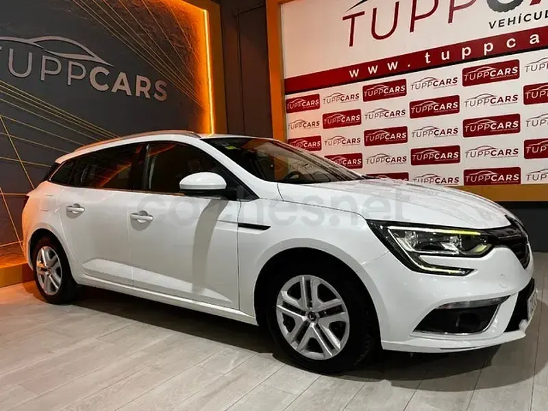 Usado Renault Mégane GrandTour Zen 115 CV (84 kW) 2020 Blanco Familiar