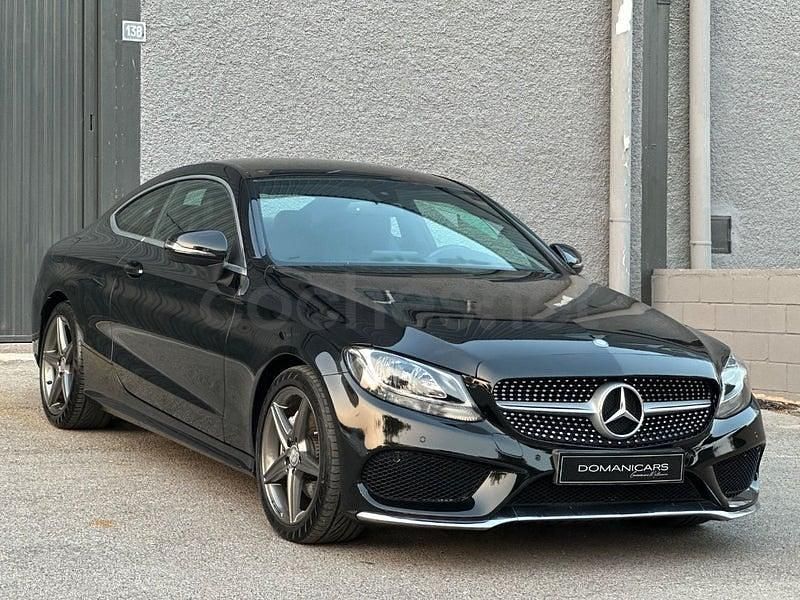 Usado Mercedes C220 AMG line 170 CV (125 kW) 2016 Negro Coupe