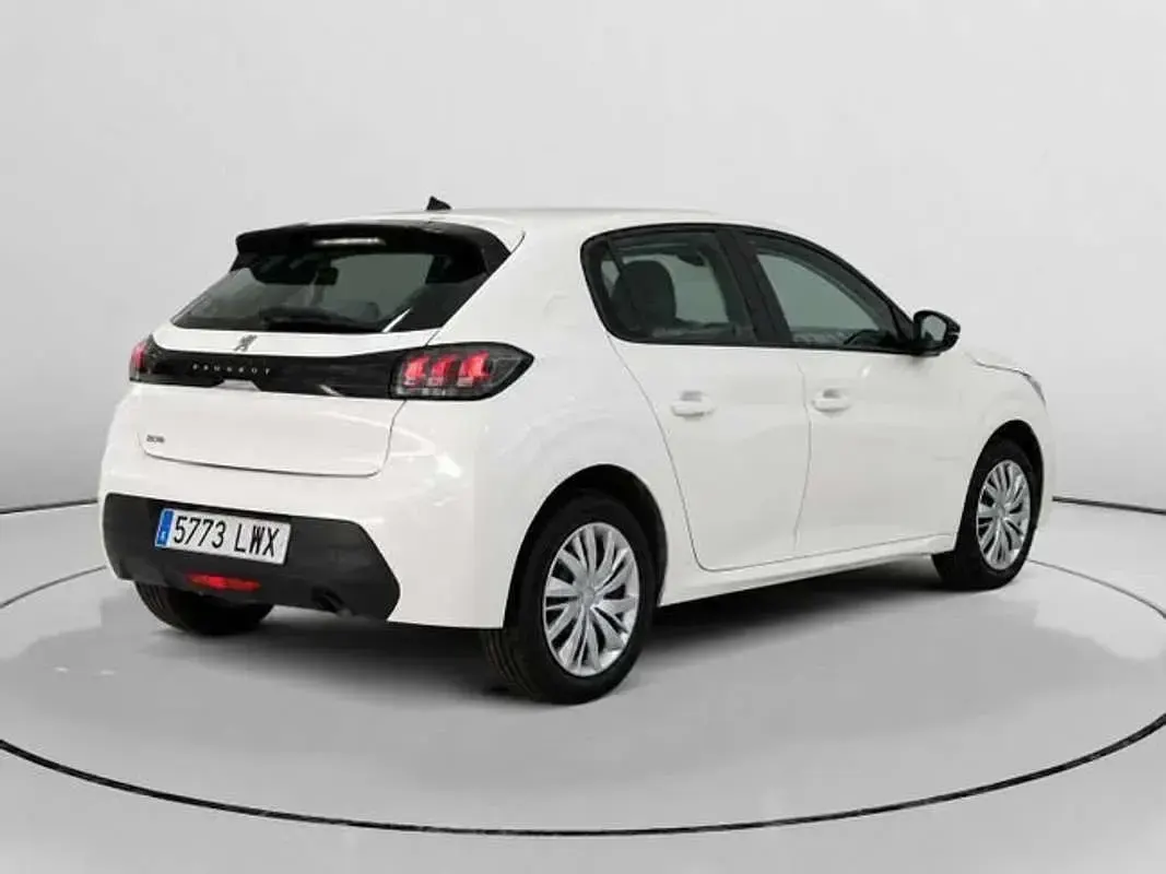 Usado Peugeot 208 Active 102 CV (75 kW) 2022 Blanco Utilitario