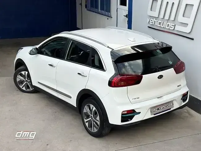 Usado Kia e-Niro 150 kW (204 CV) 2022 Blanco SUV