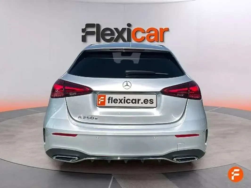 Usado Mercedes A250 218 CV (160 kW) 2024 Gris Berlina