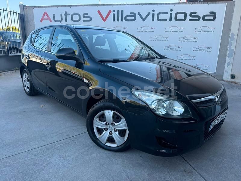 Negro Usado 2010 Hyundai i30 Classic Berlina | 6500 € (Precio justo) - Imagen 1/4