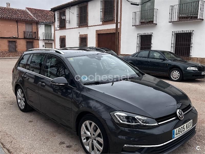 Gris / plata Usado 2018 VW Golf VII Advance Familiar | 14.900 € (Precio justo) - Imagen 1/4