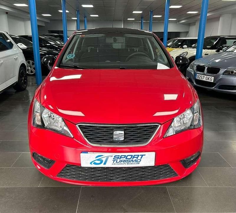 Usado Seat Ibiza Reference 90 CV (66 kW) 2016 Rojo Utilitario