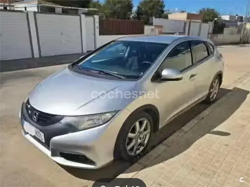 Usado Honda Civic Comfort 120 CV (88 kW) 2013 Gris / plata Berlina