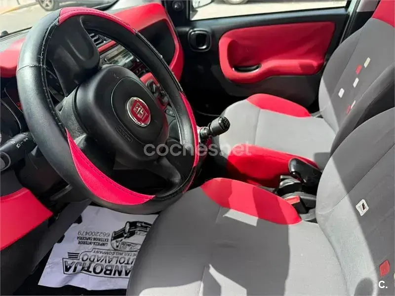 Usado Fiat Panda Lounge 69 CV (50 kW) 2012 Gris / plata Utilitario