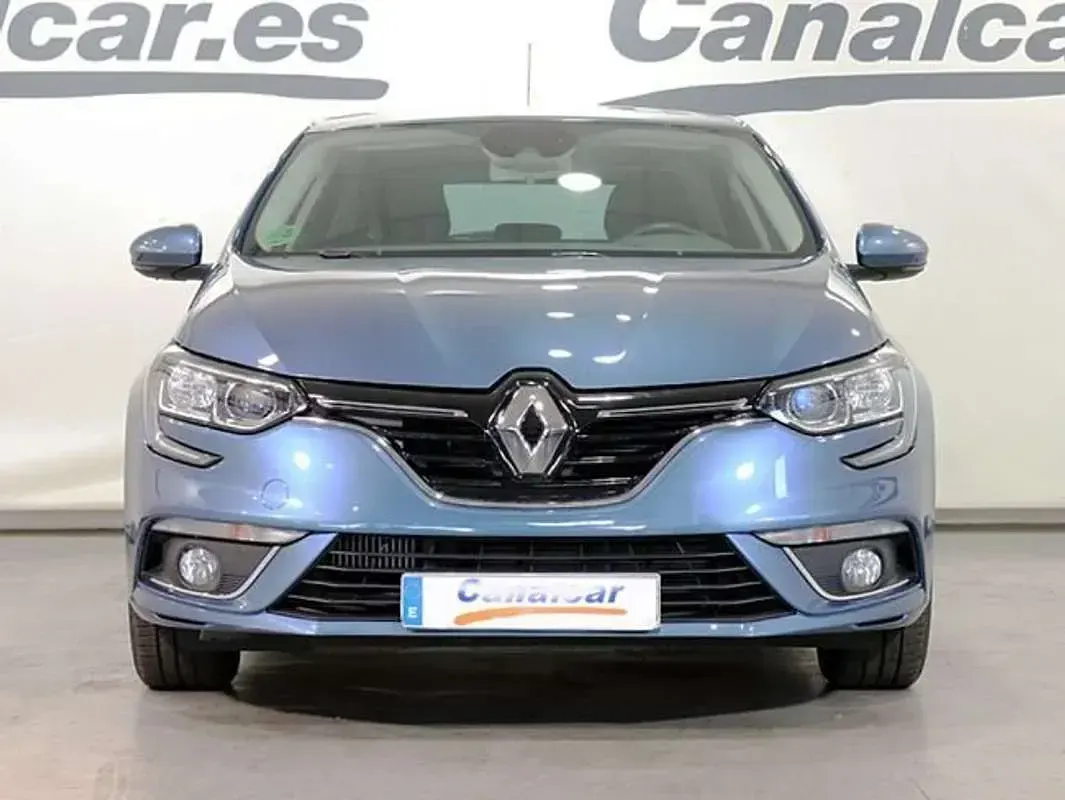 Usado Renault Mégane 131 CV (96 kW) 2018 Azul Berlina