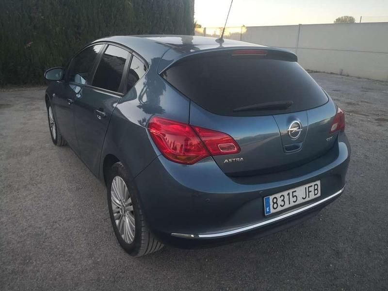Usado Opel Astra Selective 110 CV (80 kW) 2015 Azul Utilitario