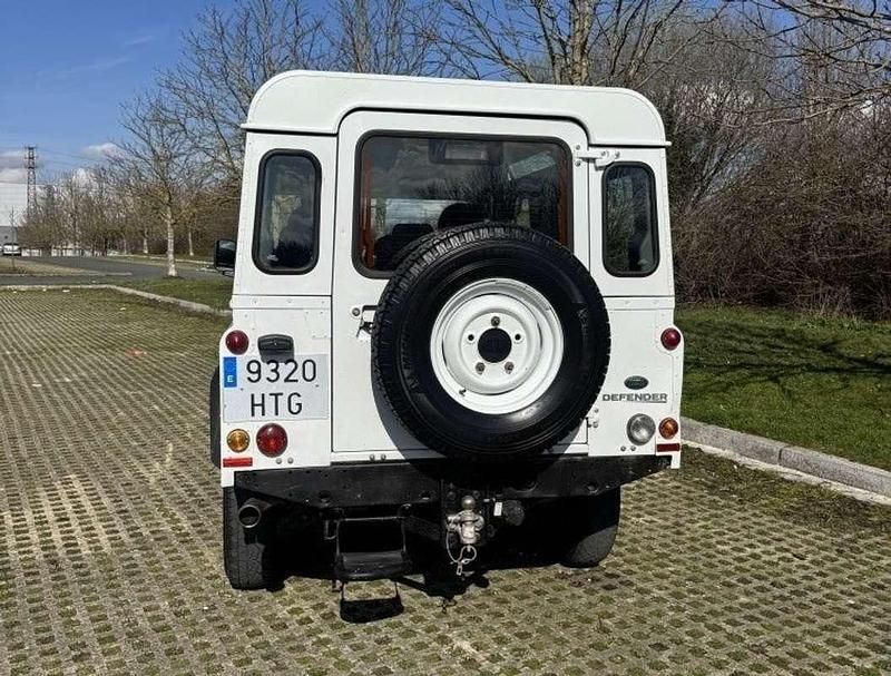 Usado Land Rover Defender 122 HP (89 kW) 2013 Branco SUV