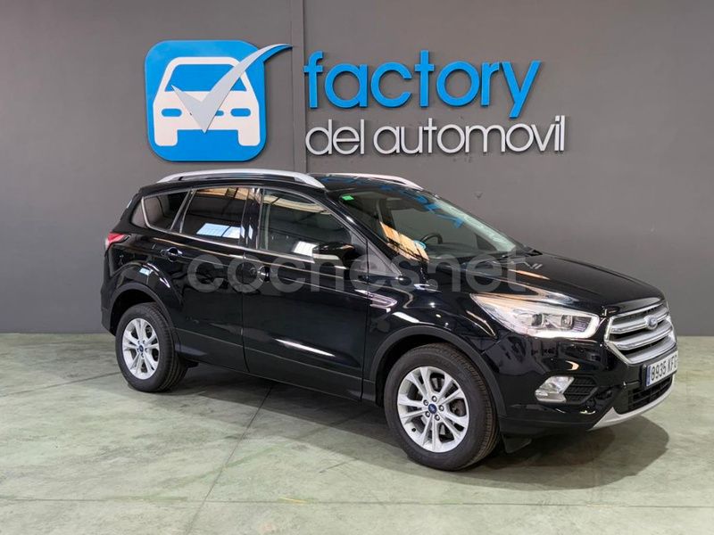 Usado Ford Kuga Titanium 120 CV (88 kW) 2017 Negro SUV