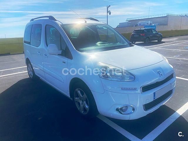 Blanco Usado 2012 Peugeot Partner Tepee Active Monovolumen | 6500 € (Buen precio) - Imagen 1/4