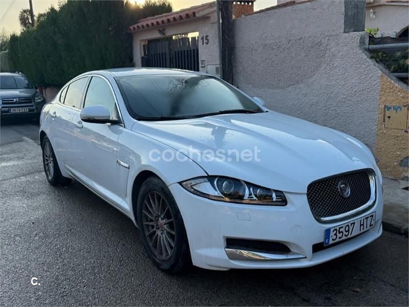 Blanco Usado 2013 Jaguar XF Premium Luxury Berlina | 4000 € - Imagen 1/4