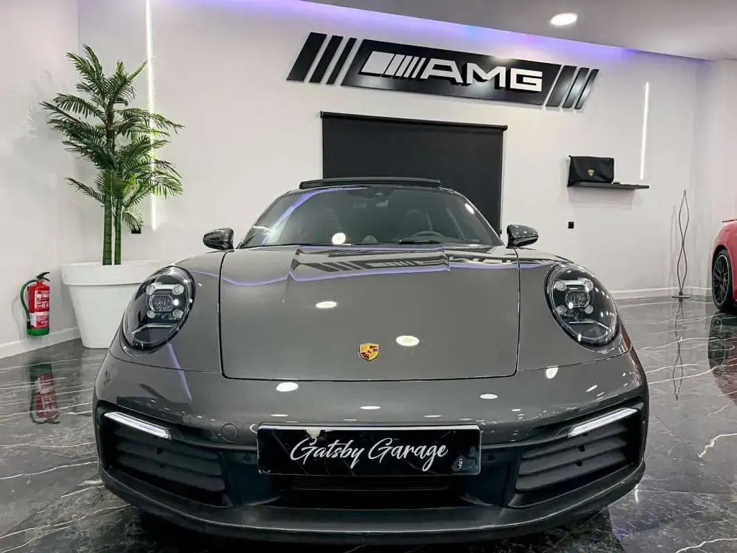 Käytetty Porsche 911 Carrera 4S 450 HP (330 kW) 2024 Harmaa Coupe - kaksiovinen