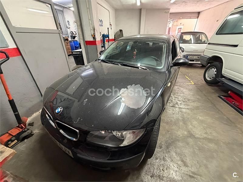 Usado BMW 118 122 CV (89 kW) 2008 Negro Utilitario