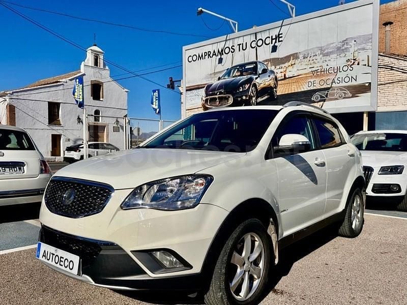 Blanco Usado 2012 Ssangyong (KGM) Korando Limited SUV | 9990 € (Precio justo) - Imagen 1/4