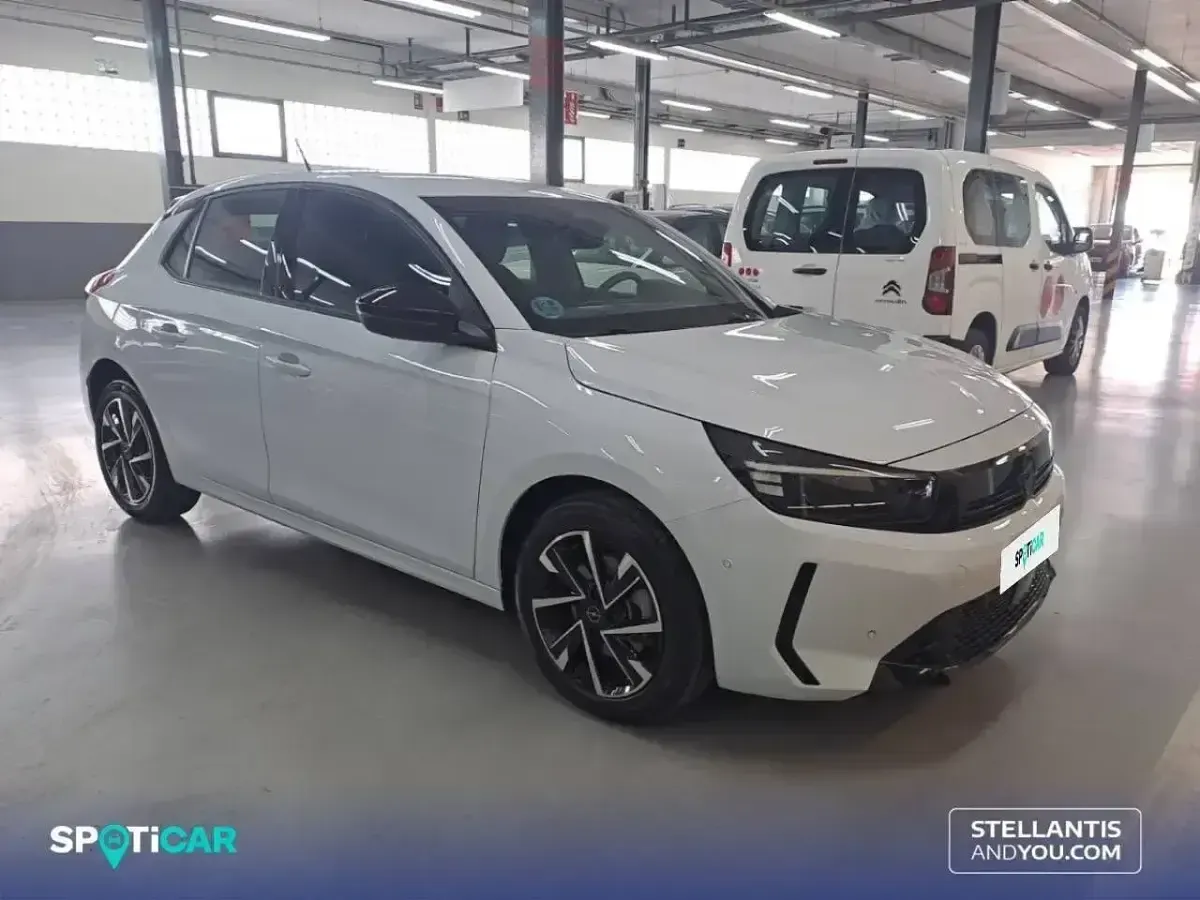 Usado Opel Corsa 100 CV (73 kW) 2025 Blanco Utilitario