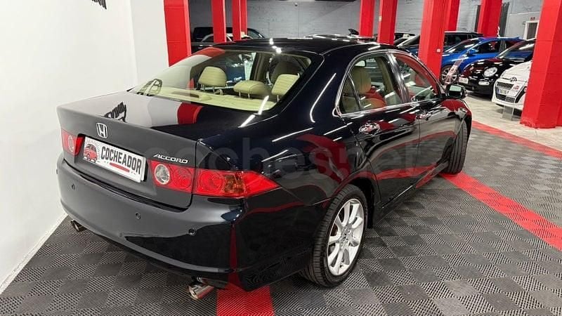 Usado Honda Accord Executive 190 CV (139 kW) 2006 Negro Berlina