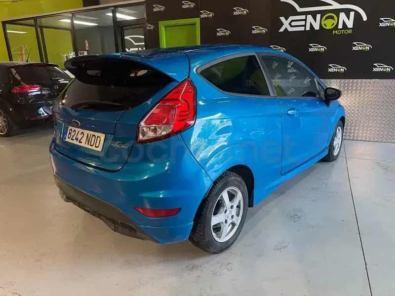 Usado Ford Fiesta Sport 125 CV (91 kW) 2013 Azul Berlina