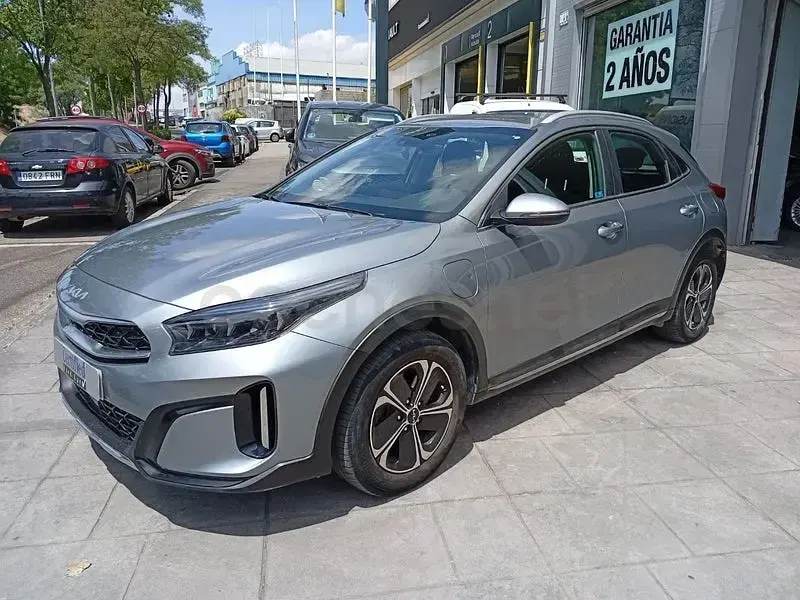 Usado Kia XCeed 141 CV (103 kW) 2023 Gris / plata SUV