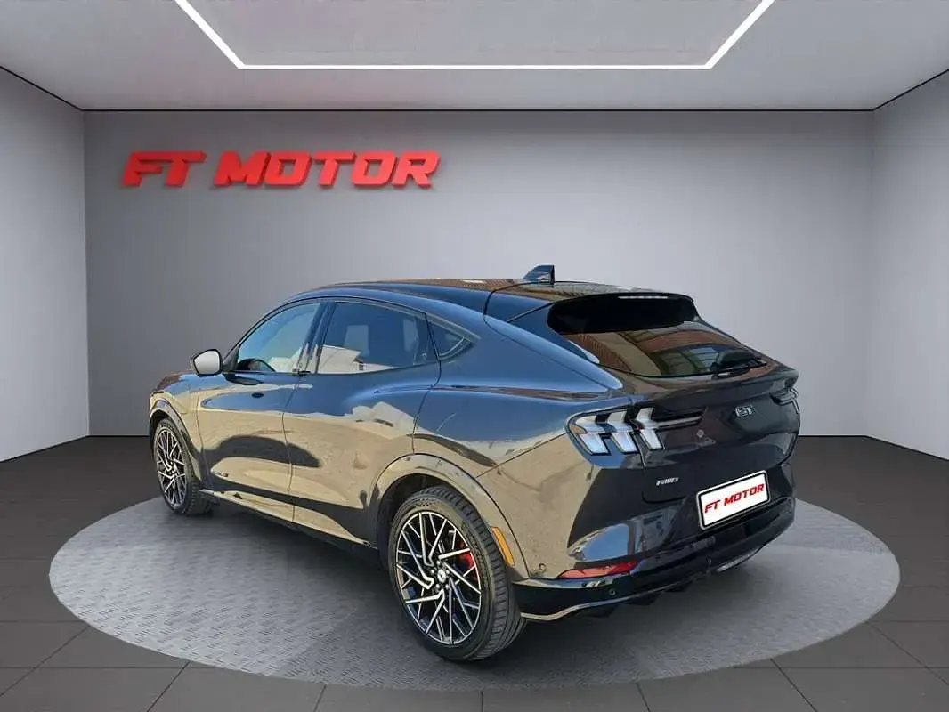 Usado Ford Mustang Mach-E GT 358 kW (487 CV) 2022 Gris SUV