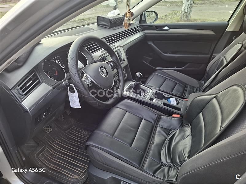 Usado VW Passat Edition 120 CV (88 kW) 2015 Gris / plata Familiar