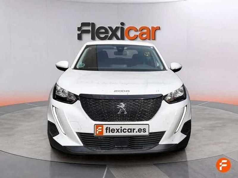 Usado Peugeot 2008 Active 110 CV (80 kW) 2021 Blanco SUV