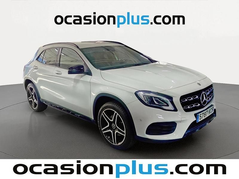 Usado Mercedes GLA220 AMG line 177 CV (130 kW) 2017 Blanco SUV