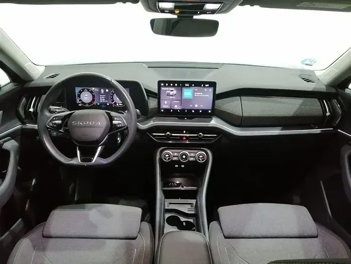Usado Skoda Kodiaq Selection 150 CV (110 kW) 2025 Azul SUV