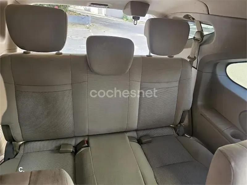 Usado SsangYong Rodius Limited 165 CV (121 kW) 2010 Gris / plata Monovolumen