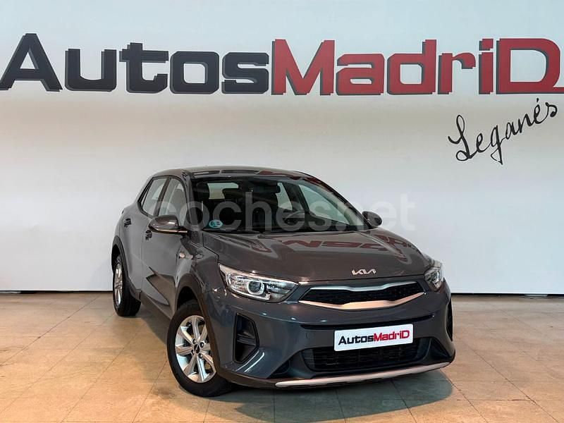 Gris / plata Usado 2022 Kia Stonic Plus SUV | 13.490 € (Precio justo) - Imagen 1/4
