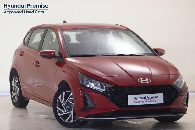 Usado Hyundai i20 100 CV (73 kW) 2024 Rojo Utilitario