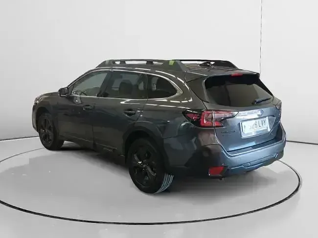 Usado Subaru Outback 169 CV (124 kW) 2022 Gris / plata Familiar
