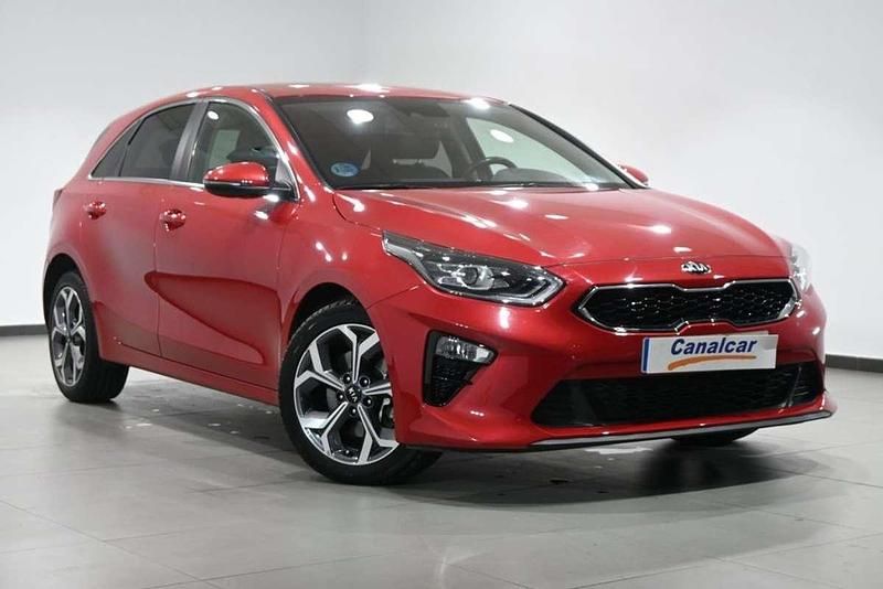 Usado Kia Ceed 136 CV (100 kW) 2021 Rojo Utilitario