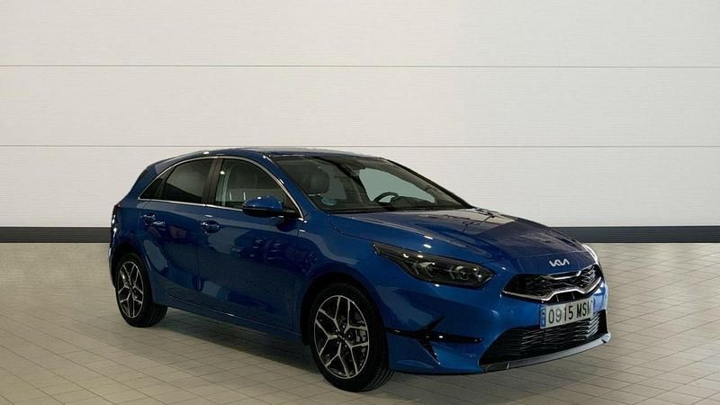Azul Usado 2024 Kia Ceed | 27.000 € (Caro) - Imagen 1/4
