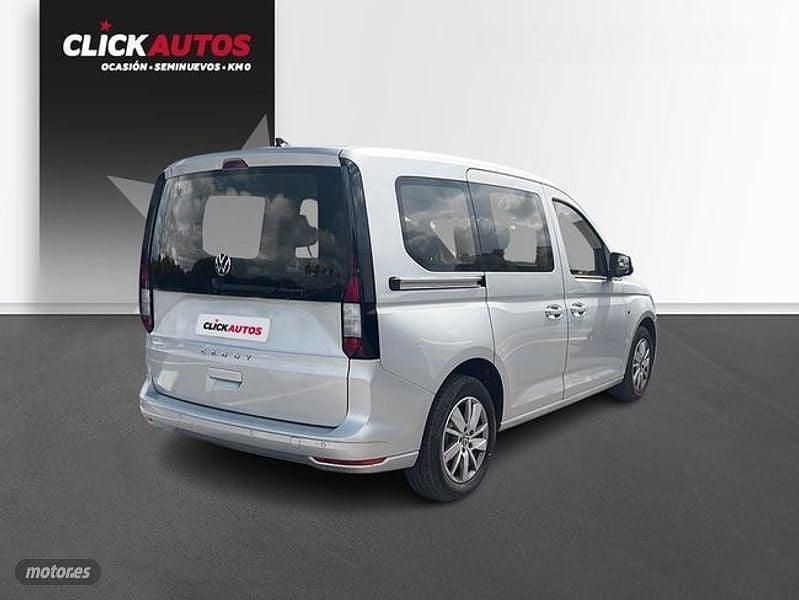 Usado VW Caddy 102 CV (75 kW) 2024 Plateado Monovolumen