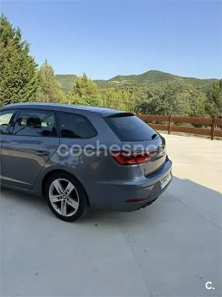 Usado Seat Leon ST FR 150 CV (110 kW) 2018 Gris / plata Familiar