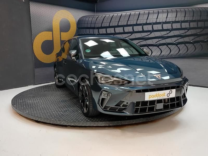Usado Cupra Leon 150 CV (110 kW) 2025 Gris / plata Berlina