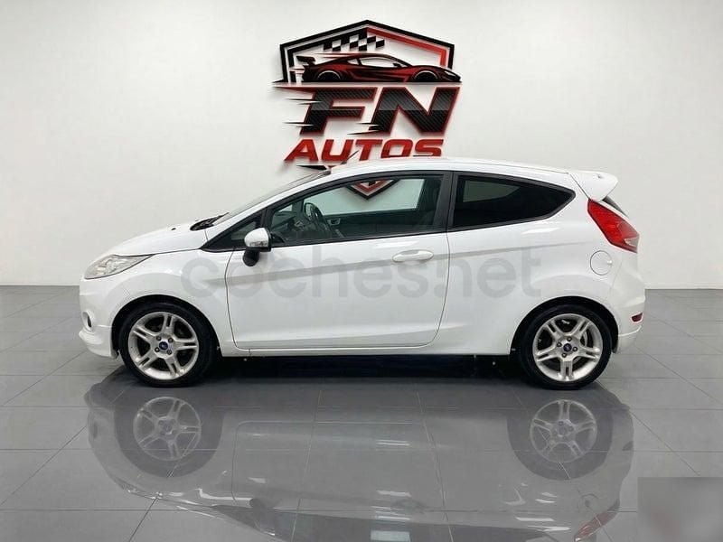 Usado Ford Fiesta Sport 95 CV (69 kW) 2011 Blanco Utilitario