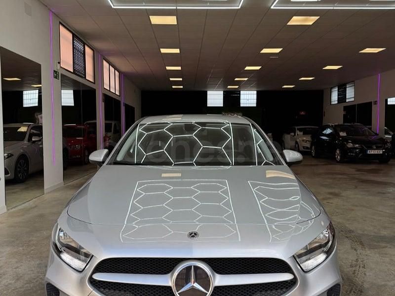 Usado Mercedes A180 116 CV (85 kW) 2020 Gris Berlina