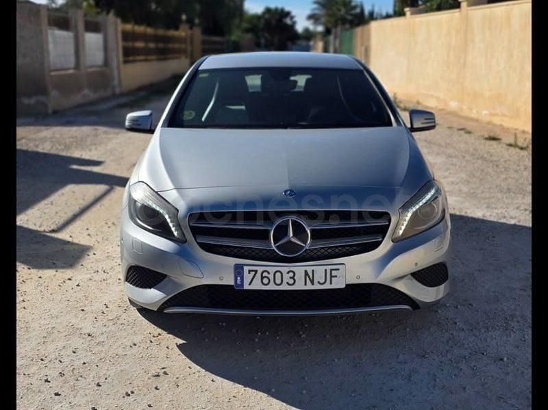 Begagnad Mercedes A180 Urban 109 HK (80 kW) 2014 Grå Sedan