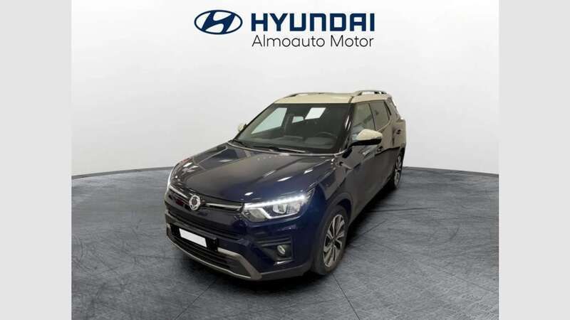 Azul Usado 2023 Ssangyong Tivoli Limited SUV | 23.500 € - Imagen 1/4