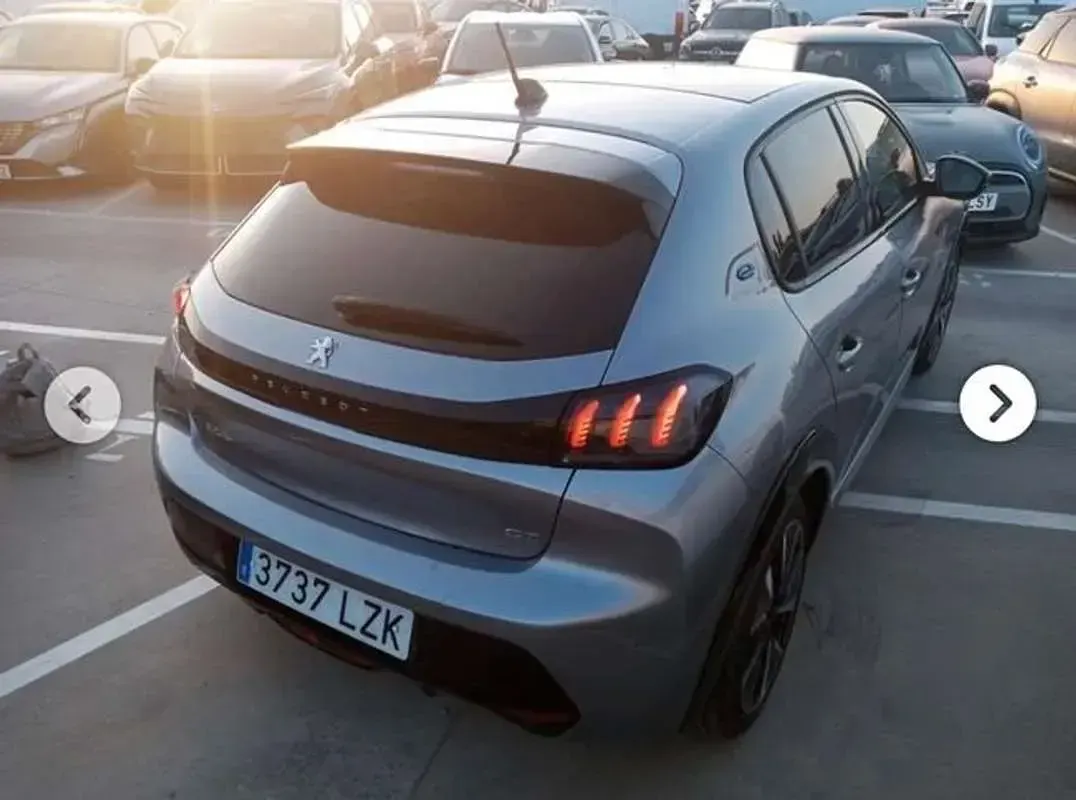 Usado Peugeot e-208 GTi 100 kW (136 CV) 2022 Gris Utilitario