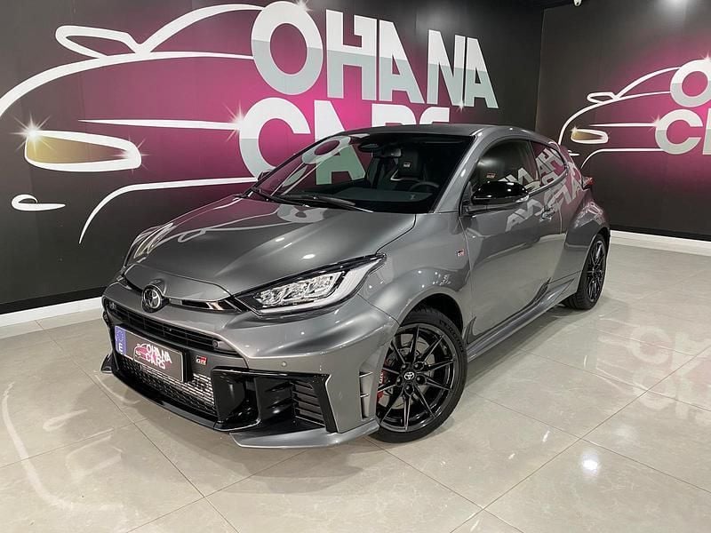 Gris Nuevo 2025 Toyota Yaris Utilitario | 55.990 € - Imagen 1/4
