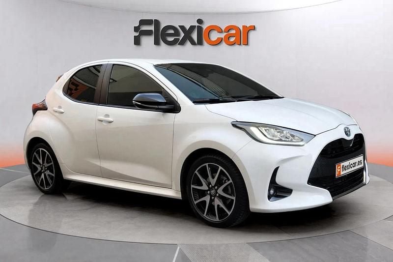 Blanco Usado 2022 Toyota Yaris Hybrid Style Berlina | 16.890 € (Super precio) - Imagen 1/4