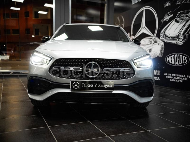 Usado Mercedes GLA200 150 CV (110 kW) 2021 Gris / plata SUV