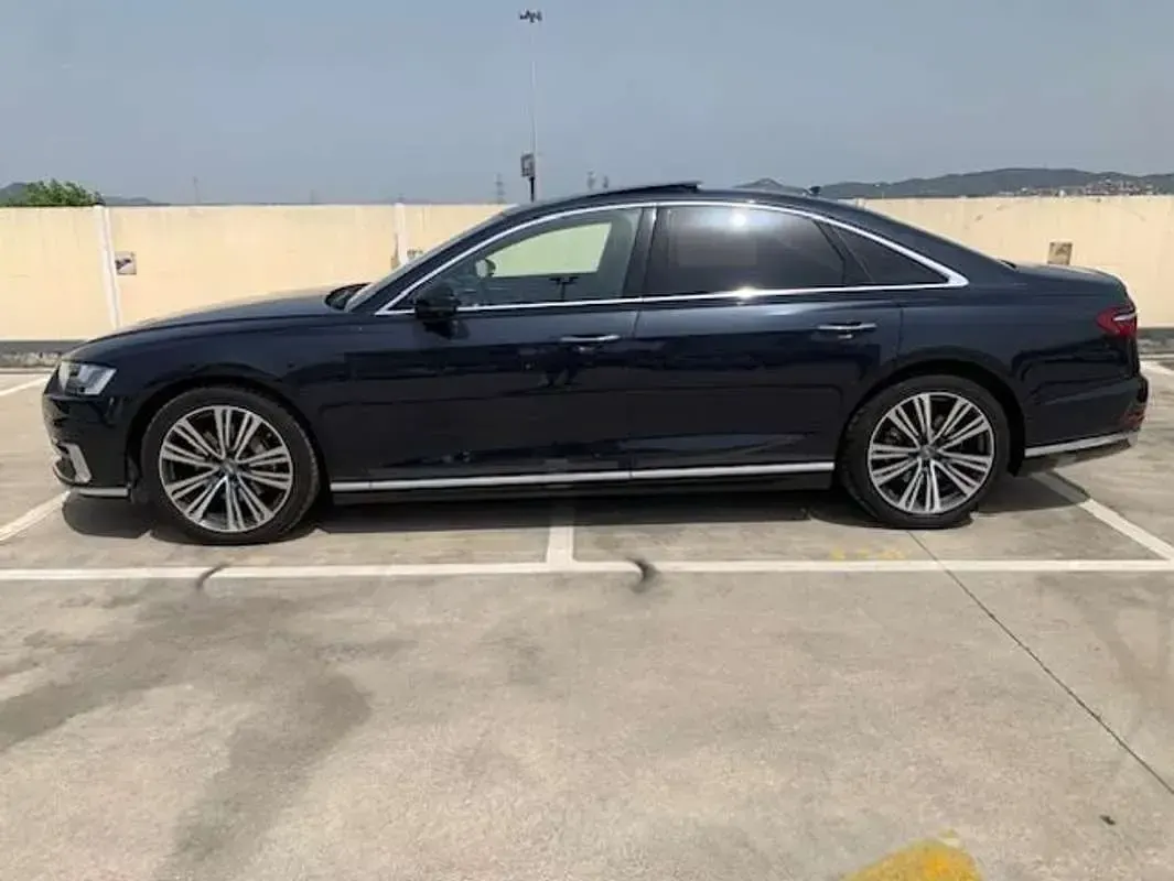 Usado Audi A8 286 CV (210 kW) 2018 Azul Berlina