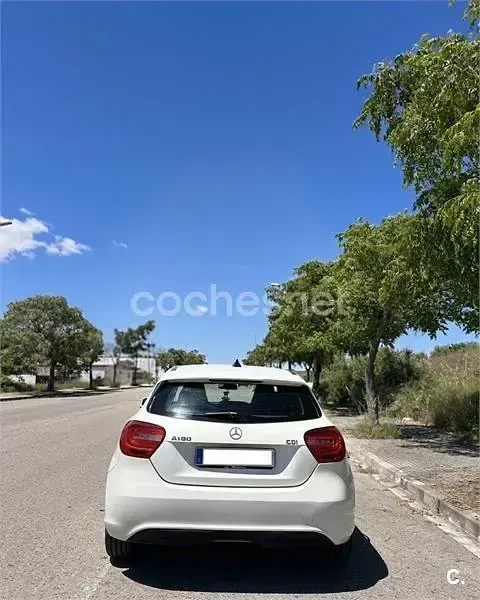 Usado Mercedes A180 Urban 109 CV (80 kW) 2013 Blanco Utilitario
