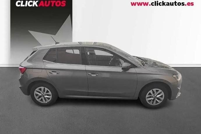 Usado Skoda Fabia Selection 95 CV (69 kW) 2025 Blanco Utilitario